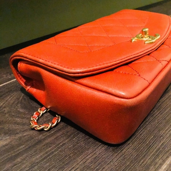 CHANEL Diana - Picture 5 of 12